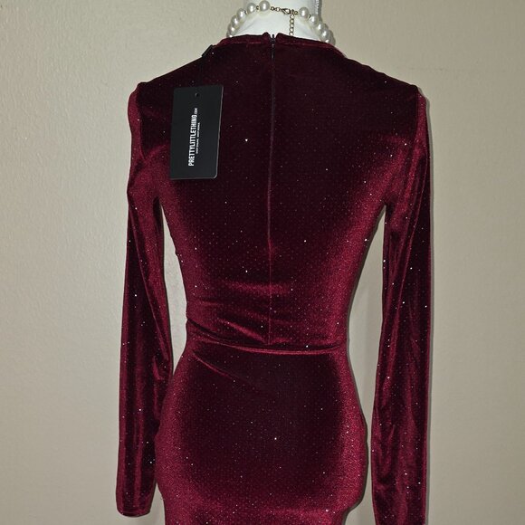 PrettyLittleThing Burgundy Velvet Maxi Dress – Size 8UK (US 4 / EU 34) - Picture 4 of 6